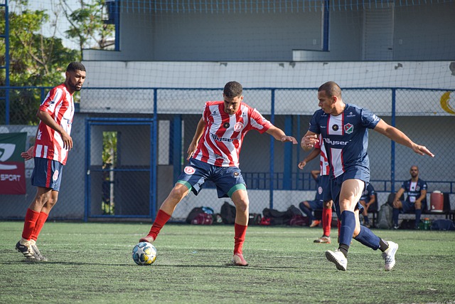 勒斯之间的 勒斯之间的